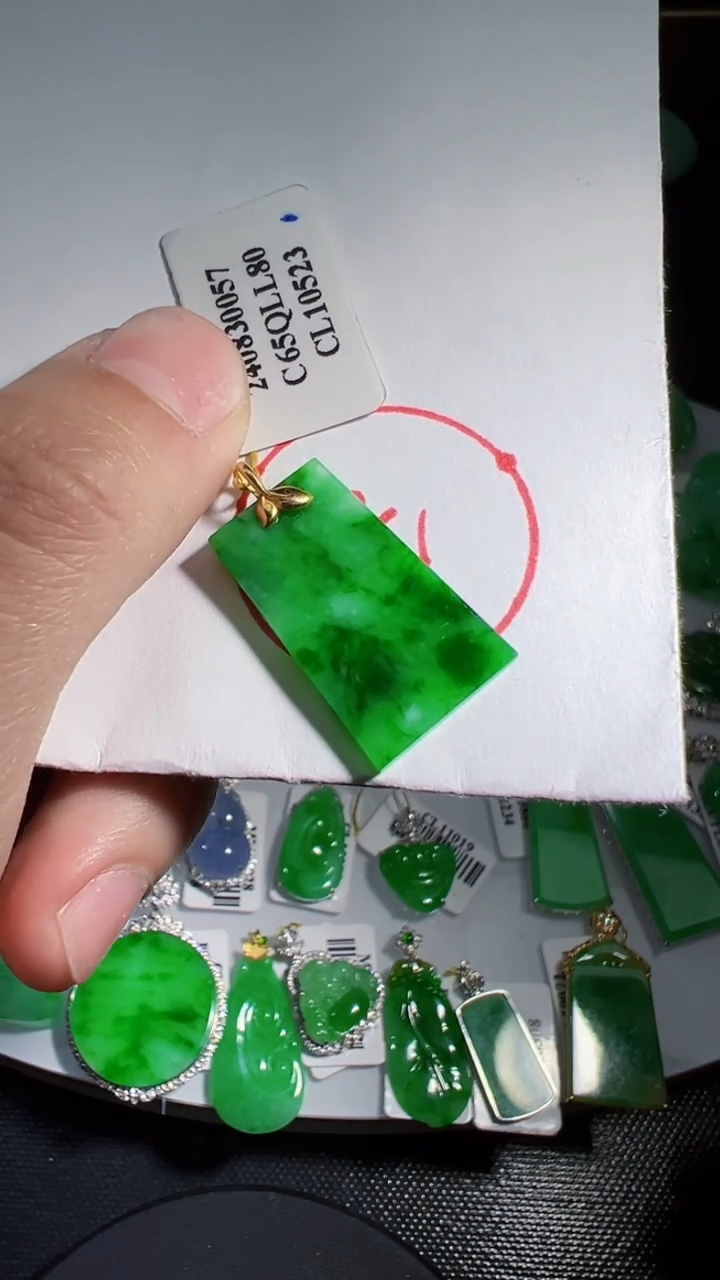 【闪购商品】翡翠挂件18K金镶嵌我