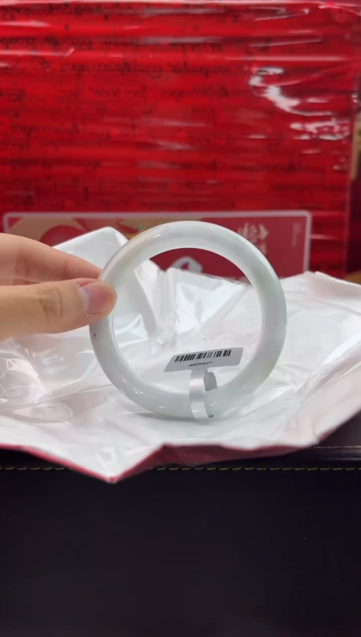 【闪购商品】翡翠手镯未镶嵌20翡翠手镯（微瑕）