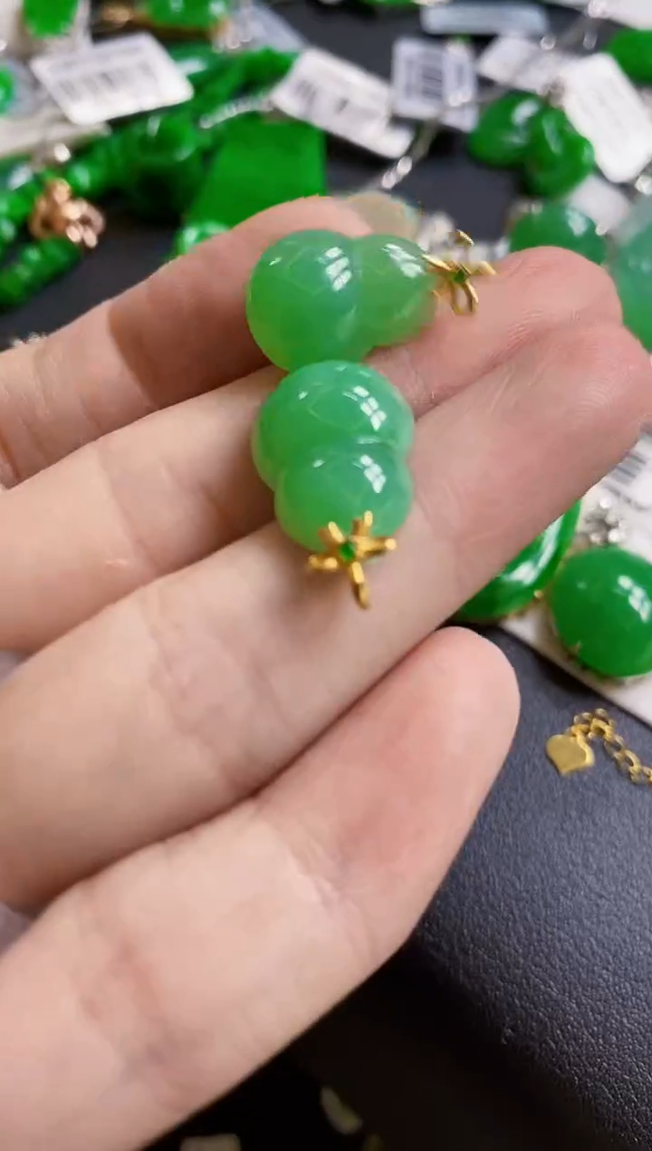 翡翠18K金镶嵌颈饰多样性发货发1