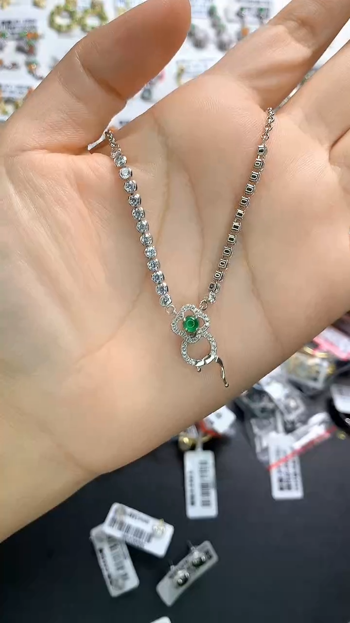 翡翠银S925镶嵌颈饰翡翠 银S925镶嵌 颈饰