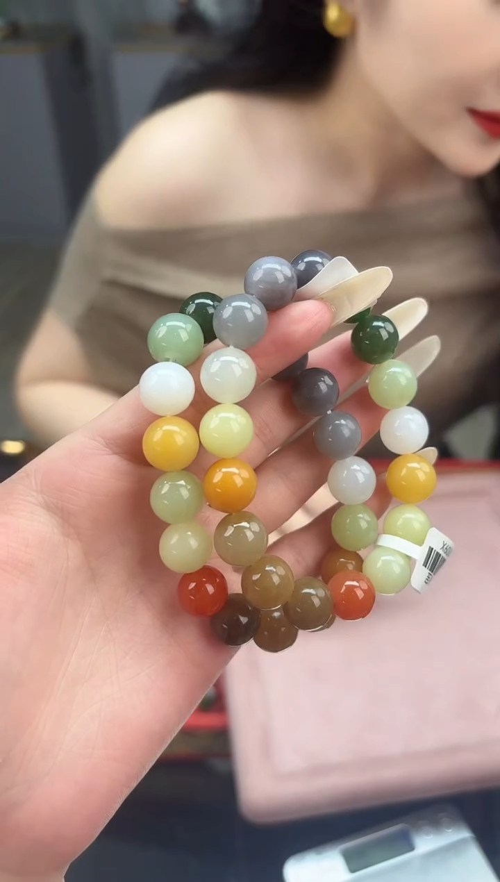 手串未镶嵌和田玉董小姐推荐 多样性发货 拍一发一db