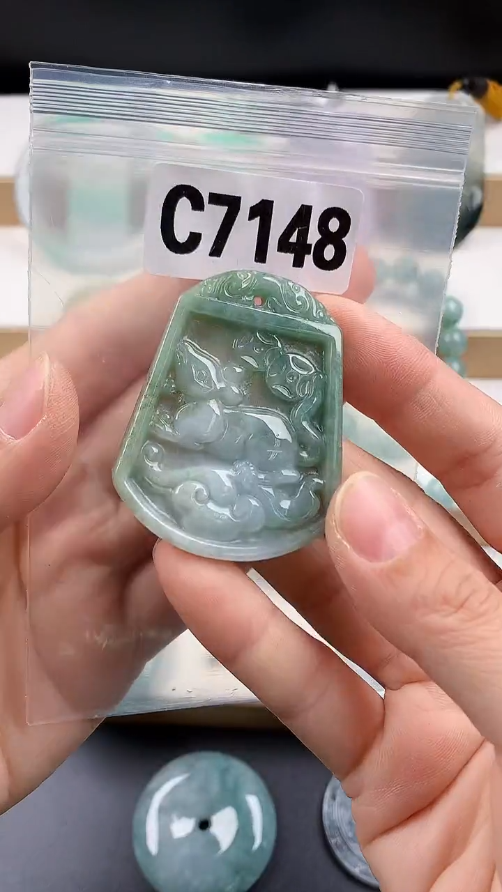 颈饰未镶嵌翡翠天然翡翠吊坠挂件