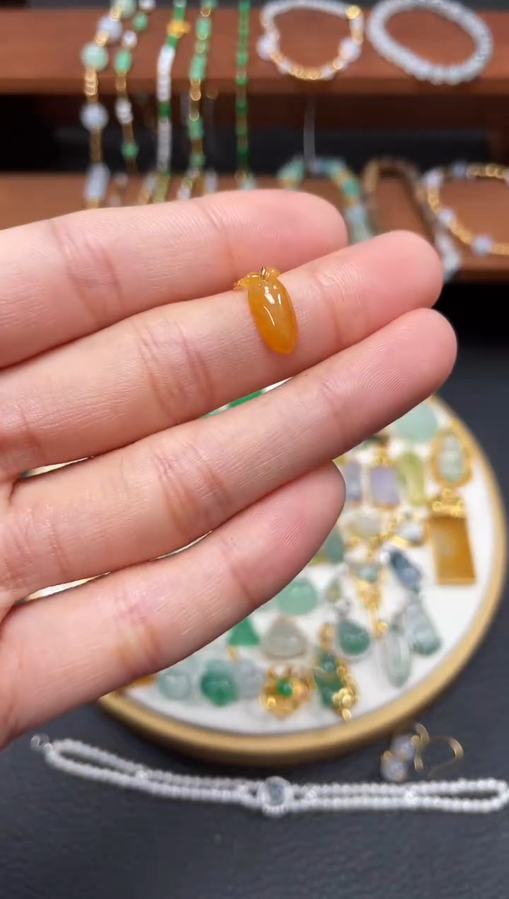 【闪购商品】翡翠吊坠(不含链)18K金镶嵌一个   JK601
