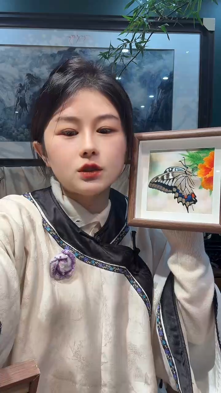 竖款非遗苏绣手工刺绣摆台