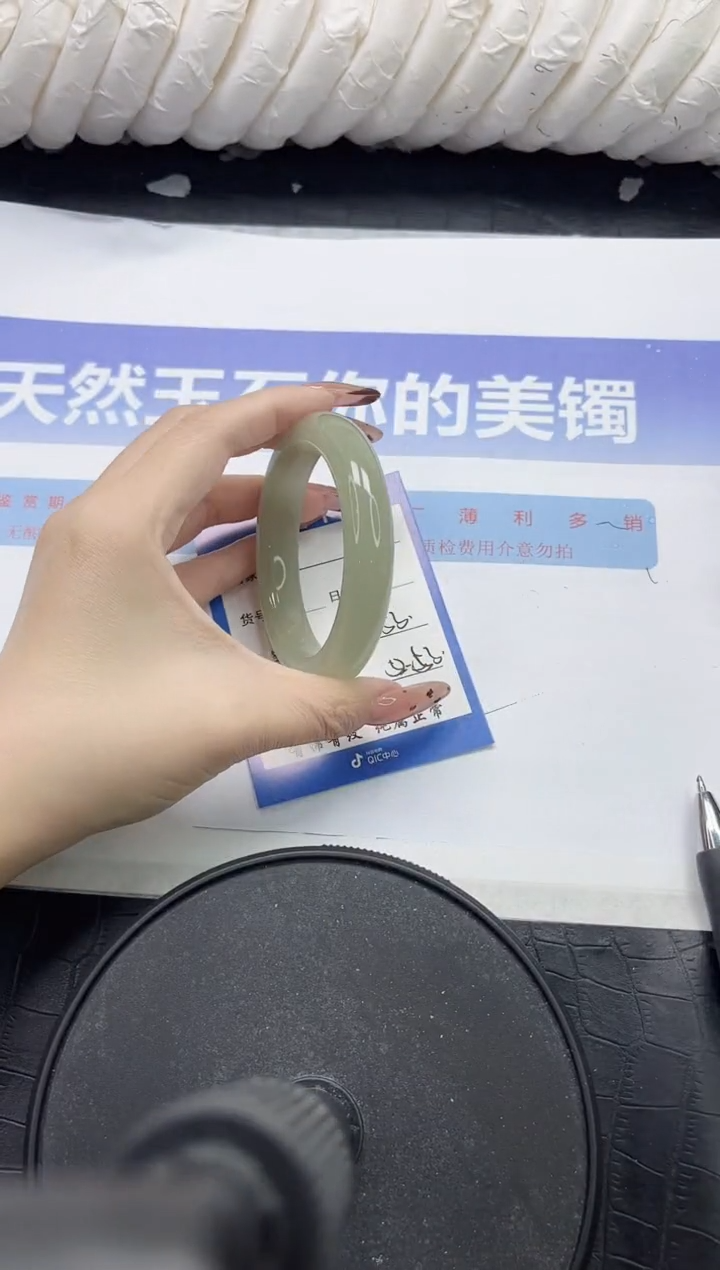 未镶嵌手镯石英质玉115-53