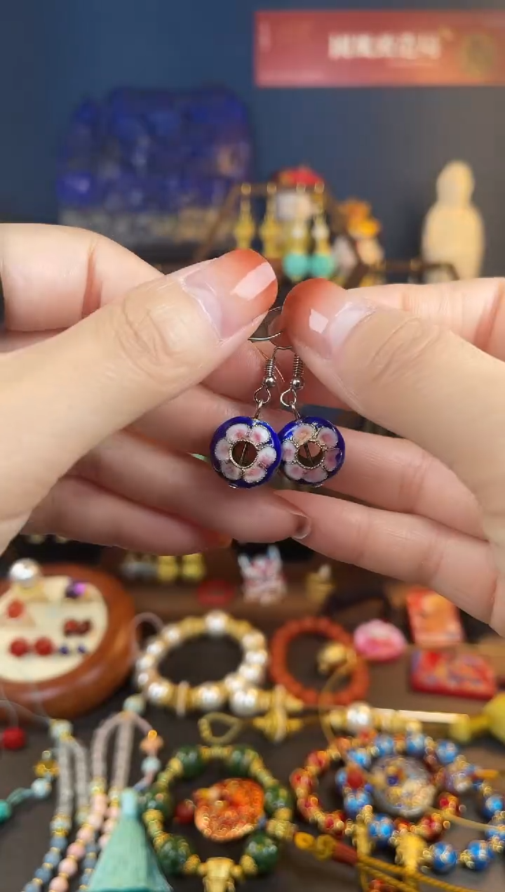 【闪购商品】蓝色花朵珐琅耳钩