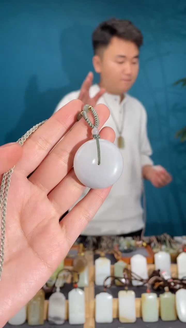 颈饰未镶嵌和田玉1