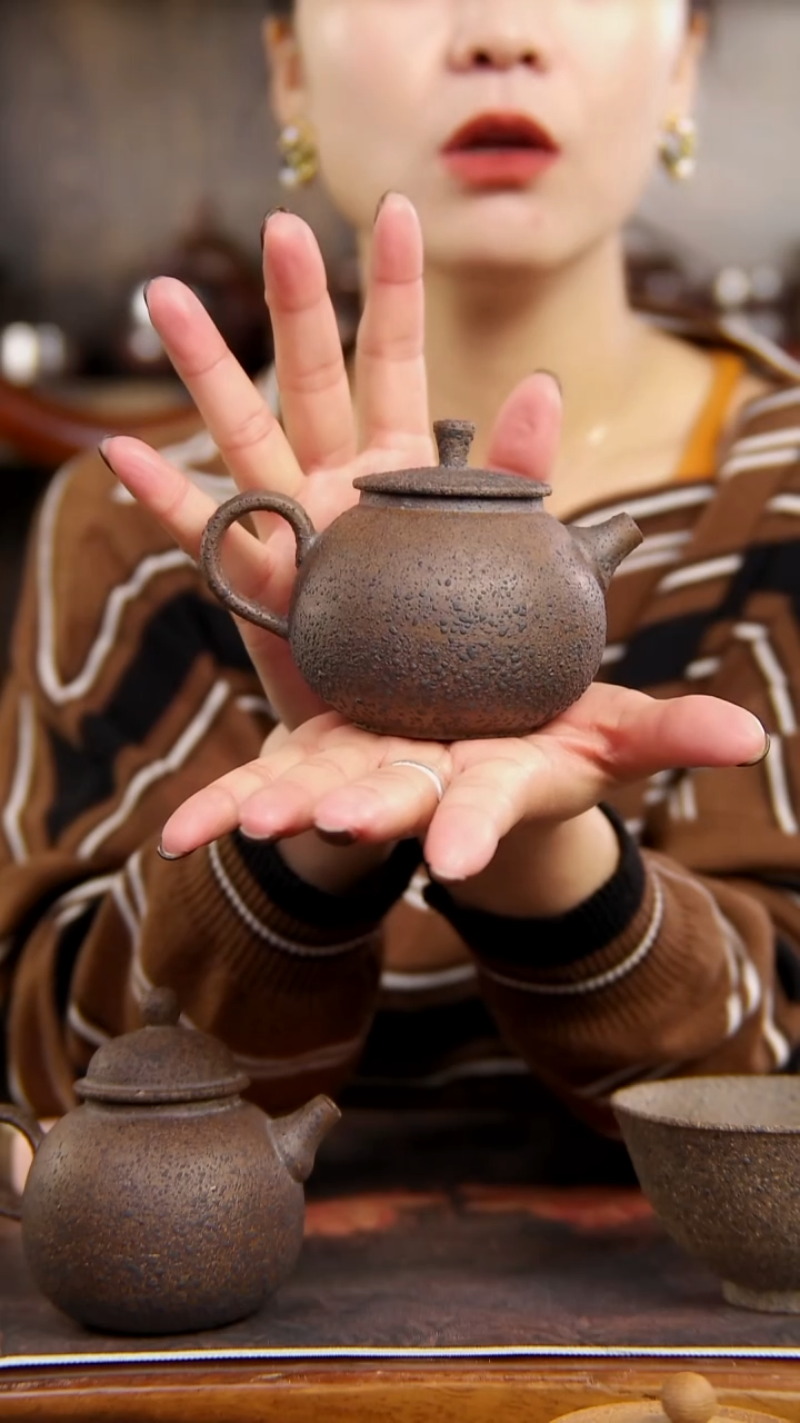 粗泥裸烧的泡茶壶