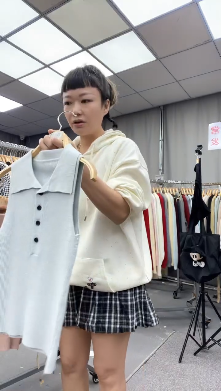 棉大哥家漂亮衣服漂亮颜色 