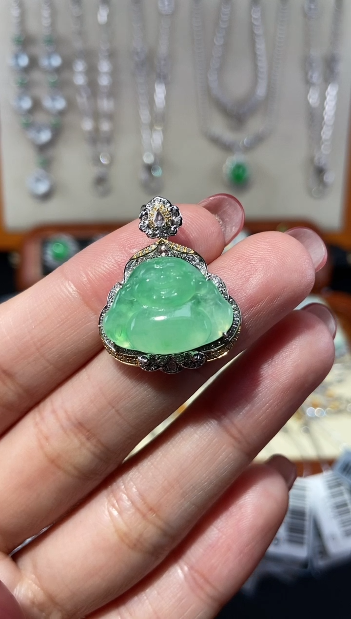 【闪购商品】翡翠颈饰18K金镶嵌吊坠