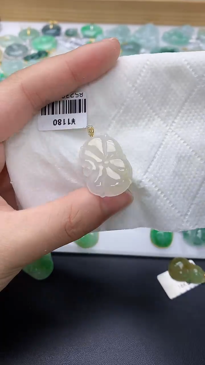 颈饰18K金镶嵌翡翠天然缅甸翡翠A货百元以上9元证书费自理