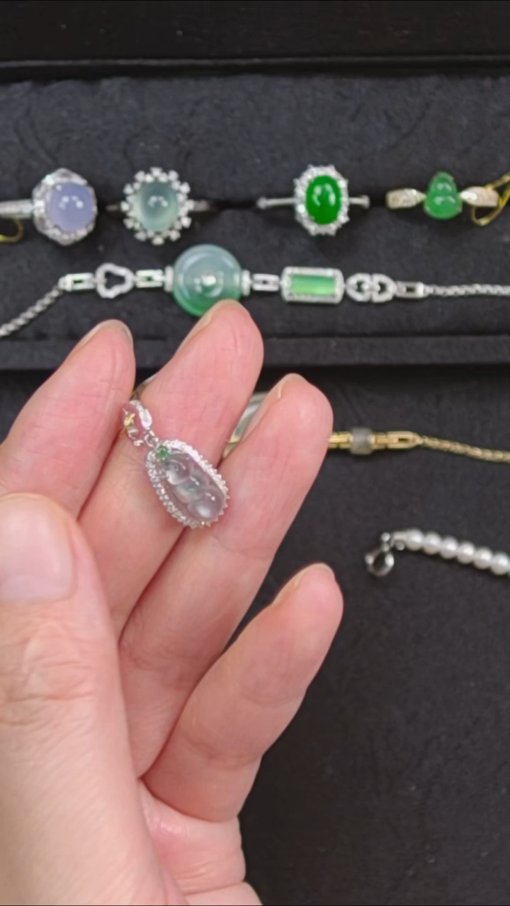 吊坠(不含链)18K金镶嵌翡翠天然缅甸翡翠吊坠