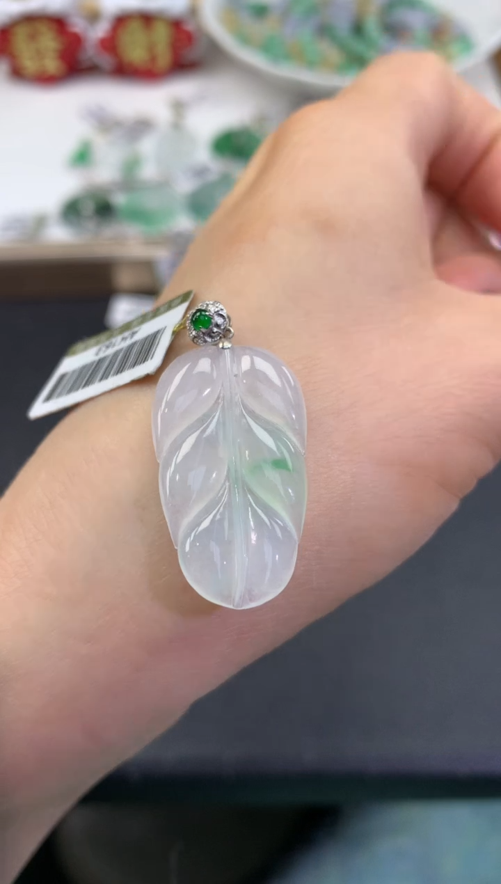 【闪购商品】翡翠颈饰18K金镶嵌         