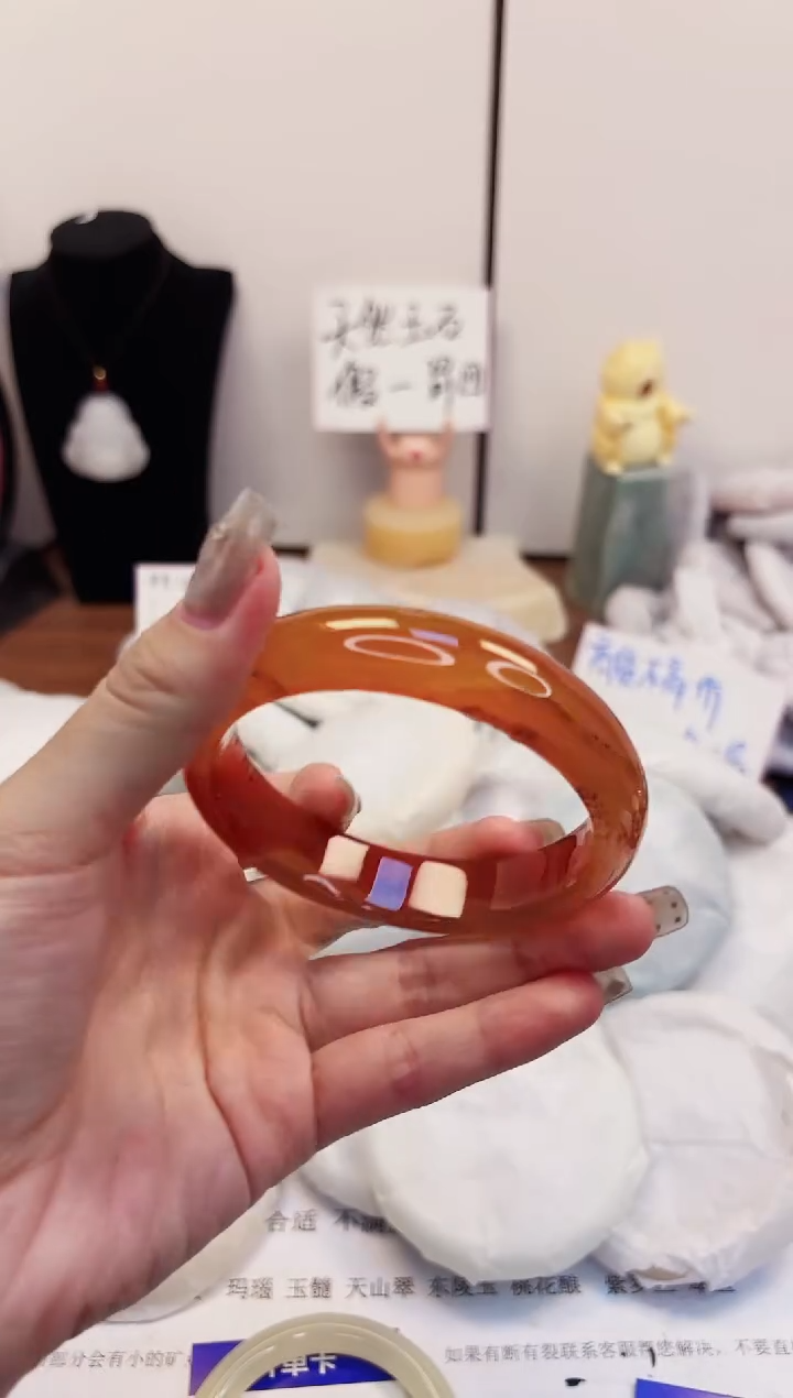 【闪购商品】石英质玉手镯未镶嵌187-玛瑙-圈口62