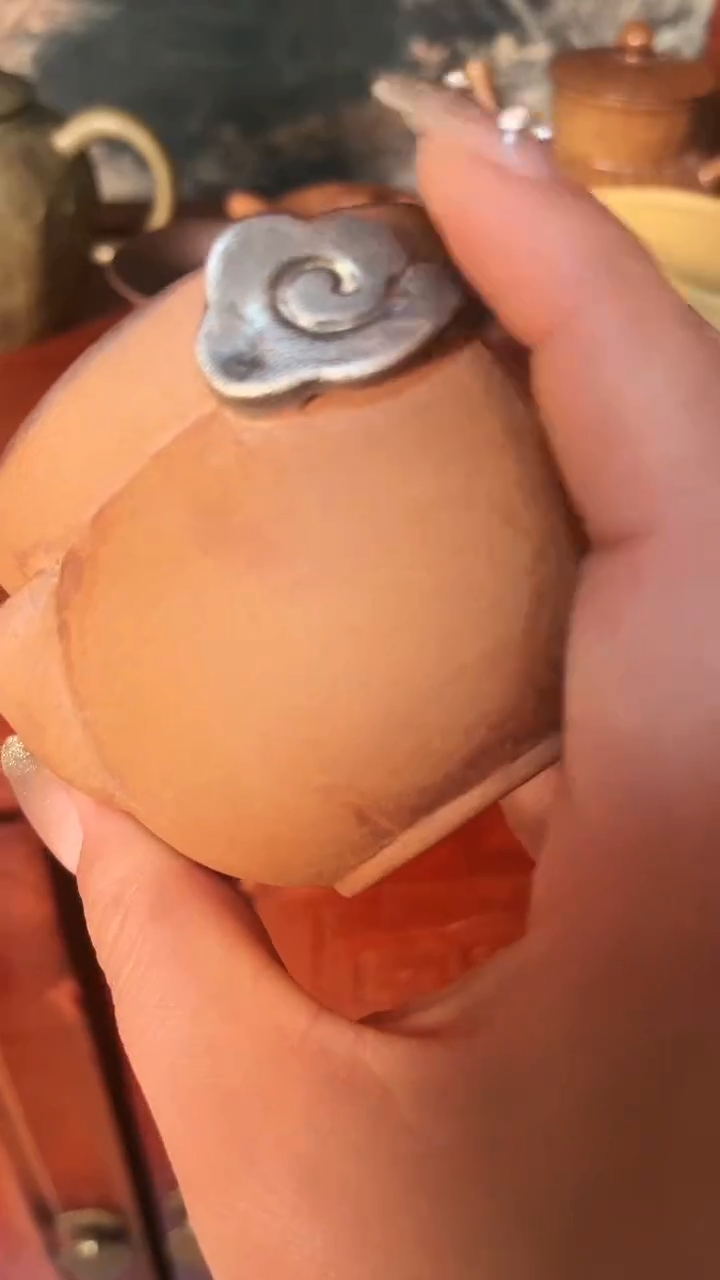 【闪购商品】C32鎏银貔貅宝瓶全手老岩泥