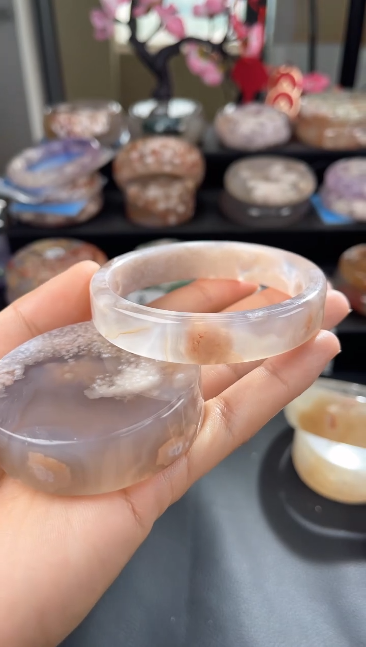 【闪购商品】石英质玉手镯未镶嵌59