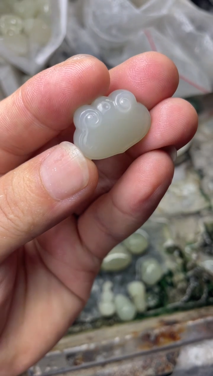 和田玉未镶嵌颈饰1