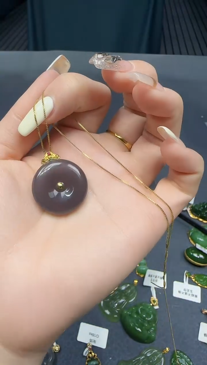 【闪购商品】和田玉挂件18K金镶嵌1