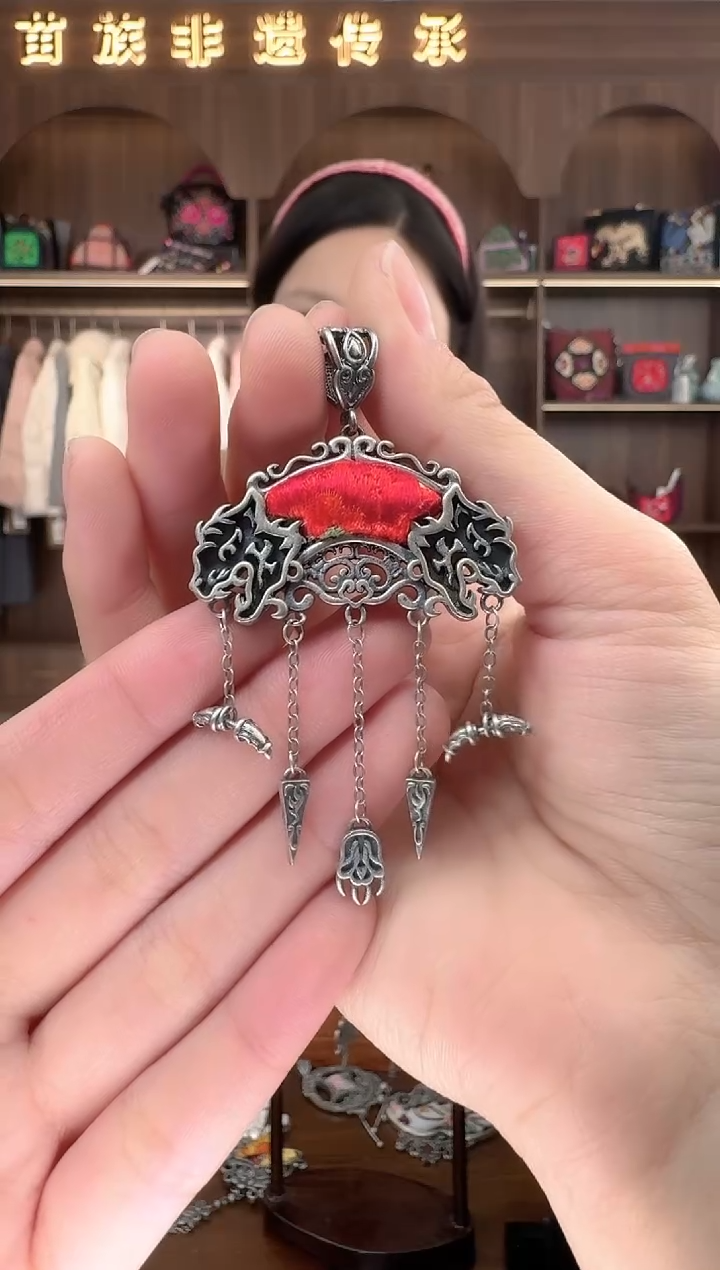 【闪购商品】织绣扶光苗绣传承156