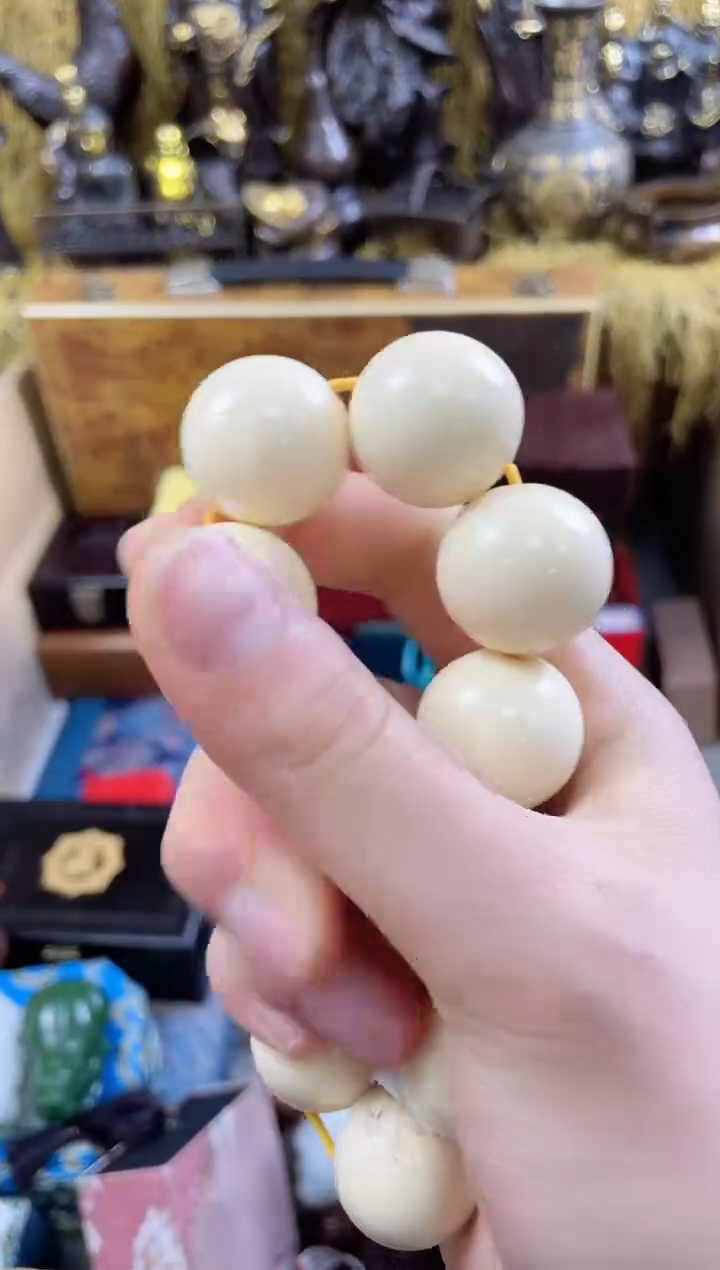 未镶嵌颈饰琥珀大梦高端精品链接