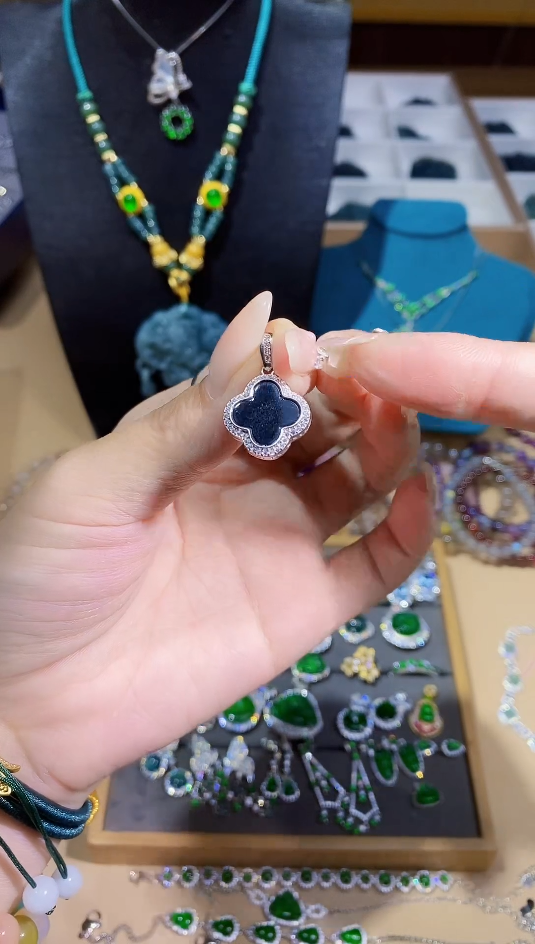 【闪购商品】翡翠吊坠(不含链)未镶嵌多样性发其一【56】