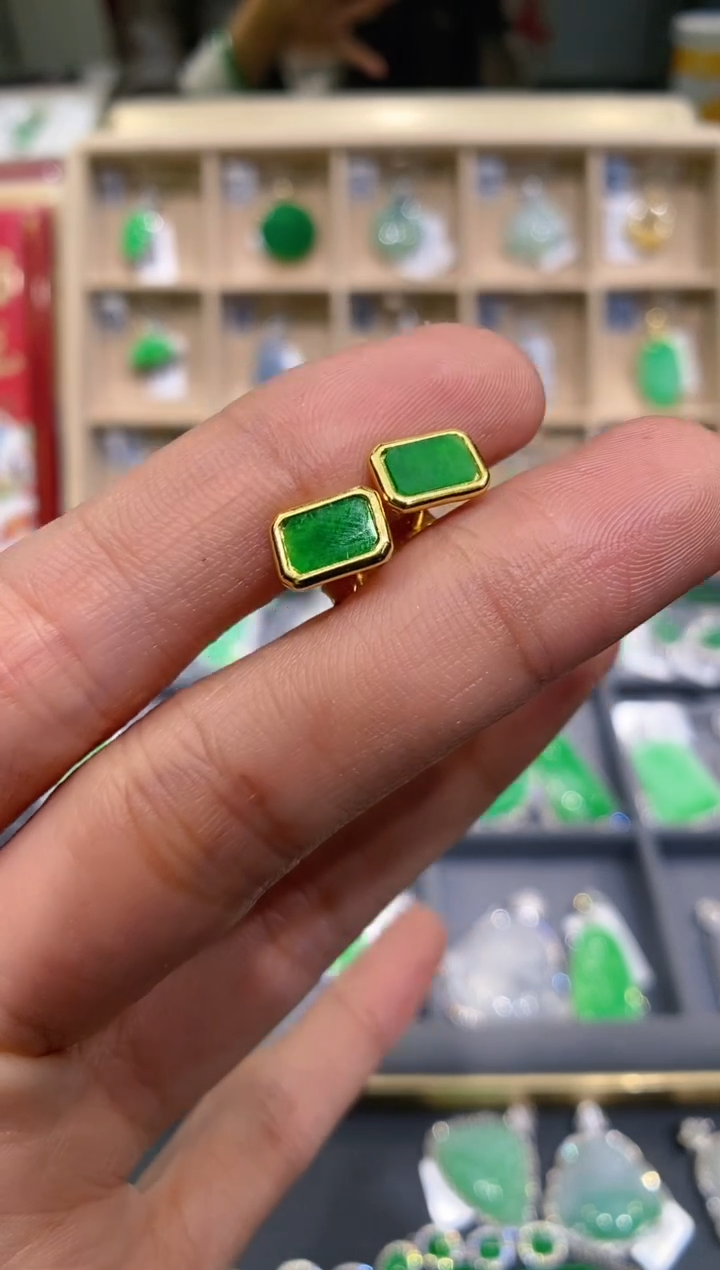 【闪购商品】翡翠吊坠(不含链)银S925镶嵌耳钉
