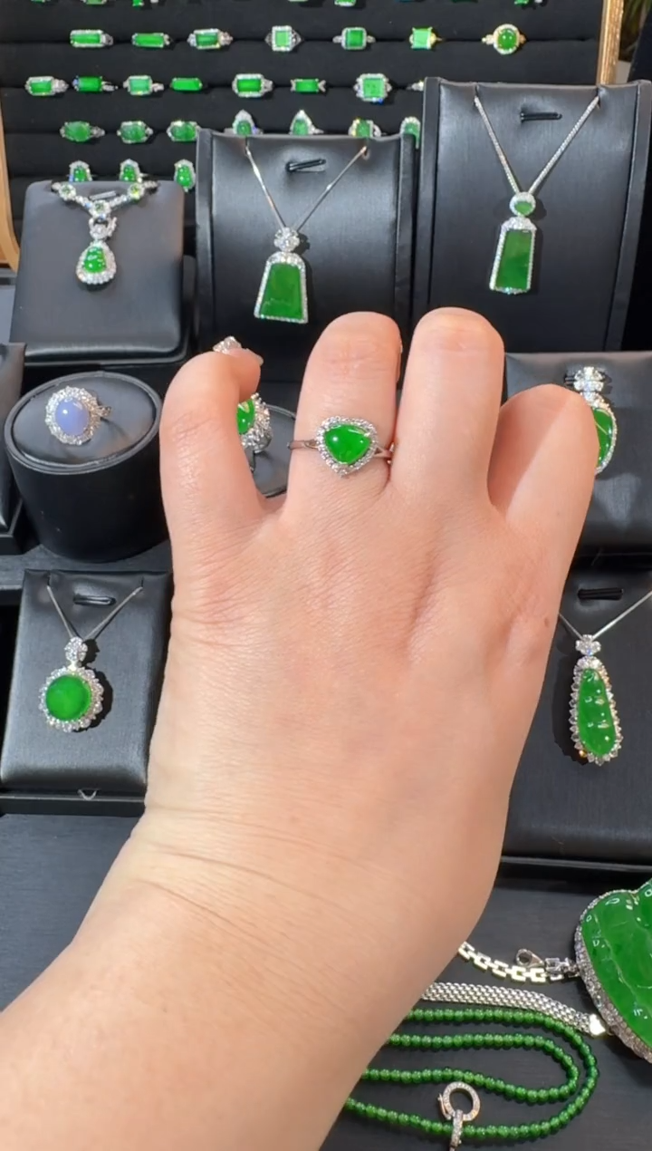 【闪购商品】翡翠戒指银S925镶嵌天然A货翡翠戒指