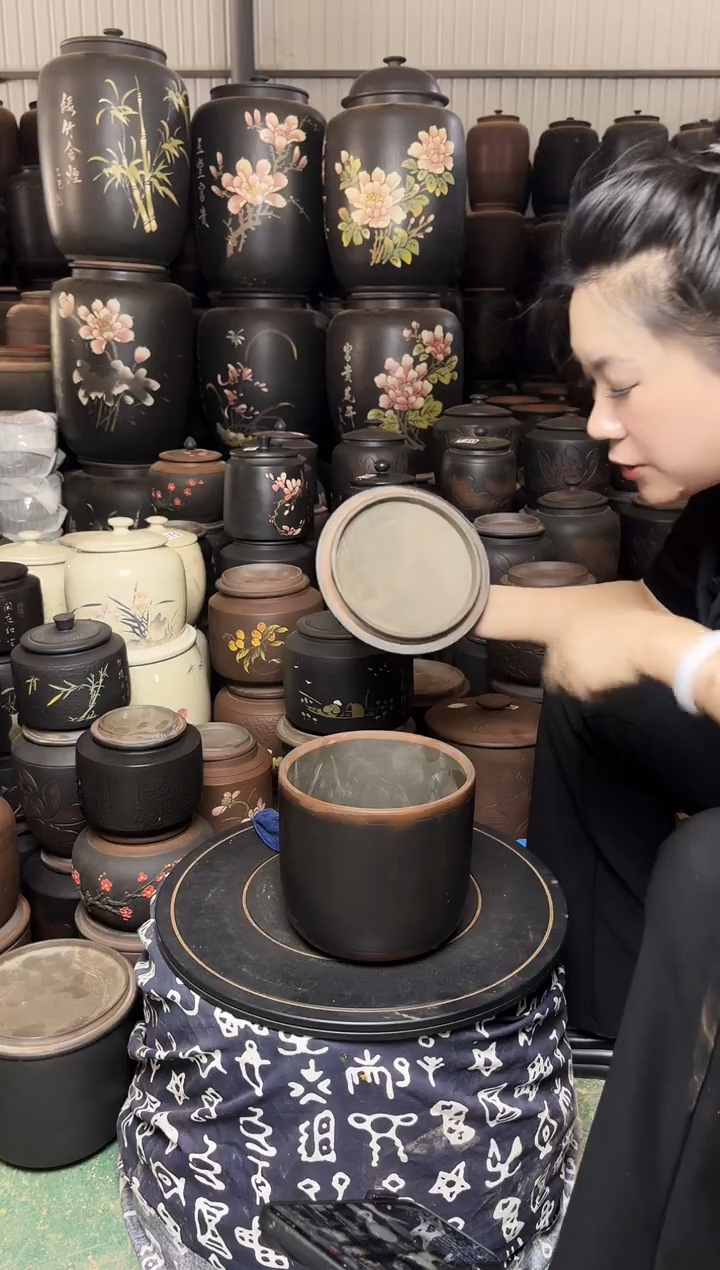 【闪购商品】壶瑕疵茶叶罐皮革小五饼  536