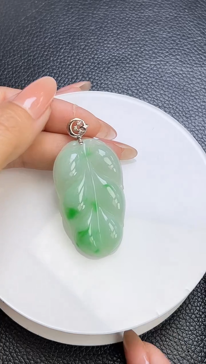 【闪购商品】翡翠颈饰18K金镶嵌YM1037-3 叶子