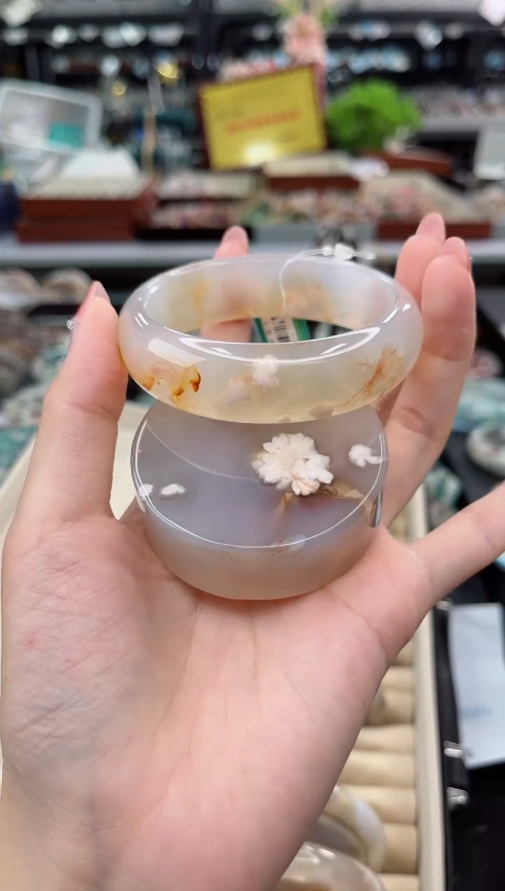 【闪购商品】石英质玉手镯未镶嵌57圈口（赠品镯心）3570155