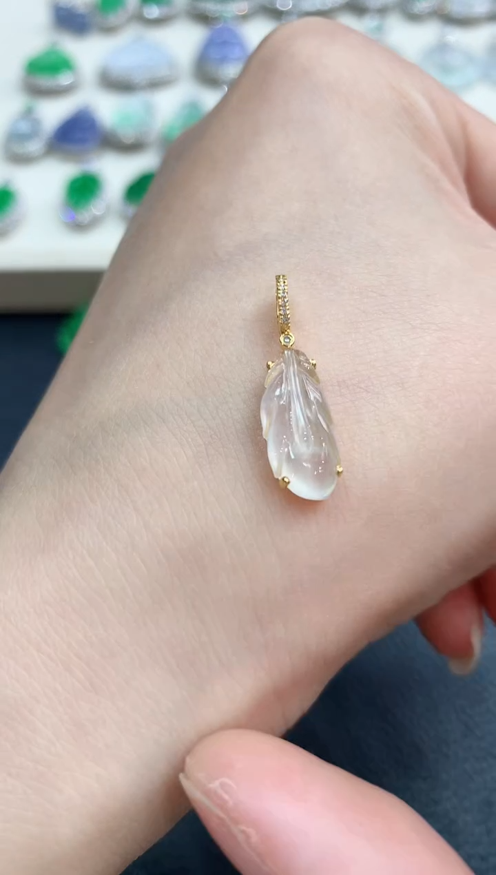 【闪购商品】翡翠吊坠(不含链)18K金镶嵌b28       