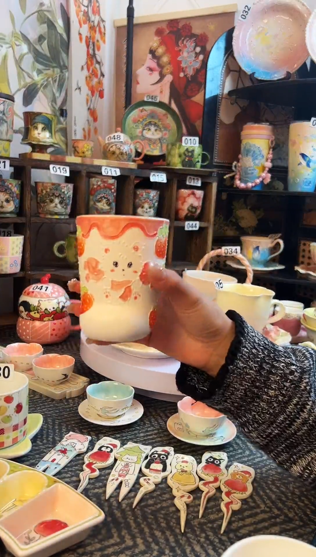 景德镇设计款手绘杯杯