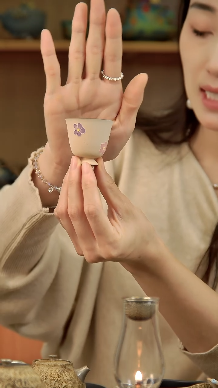 言野手作 粉彩小高足杯