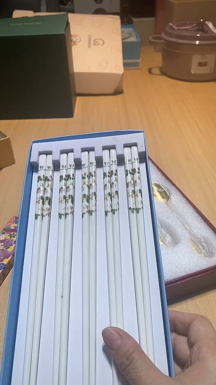 【闪购商品】瓷片锅碗瓢盆一件不剩