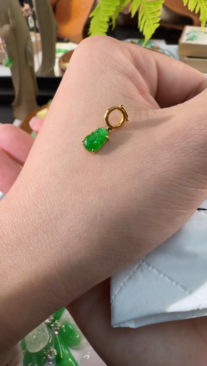 【闪购商品】翡翠颈饰18K金镶嵌缅甸A货翡翠吊坠