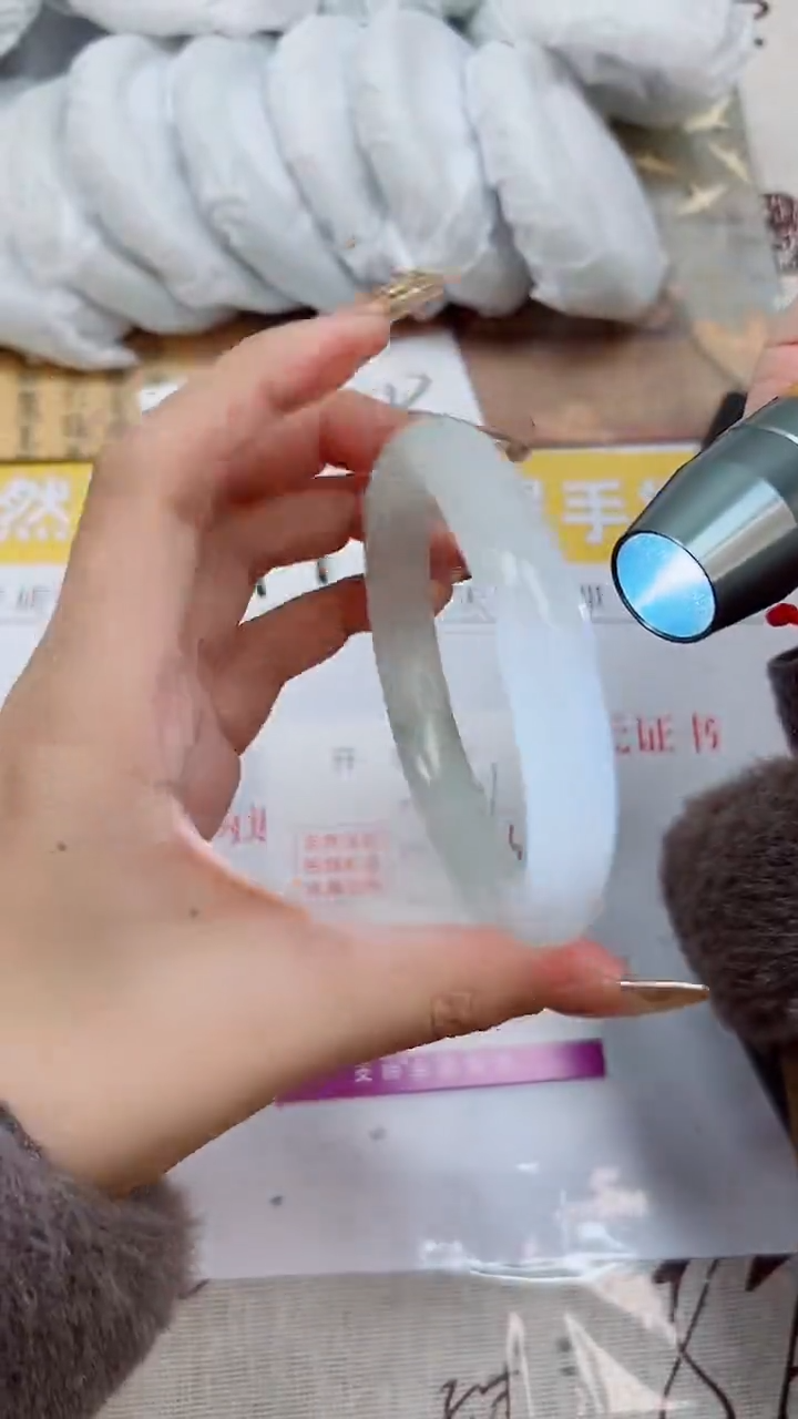 【闪购商品】石英质玉手镯未镶嵌K301-5903