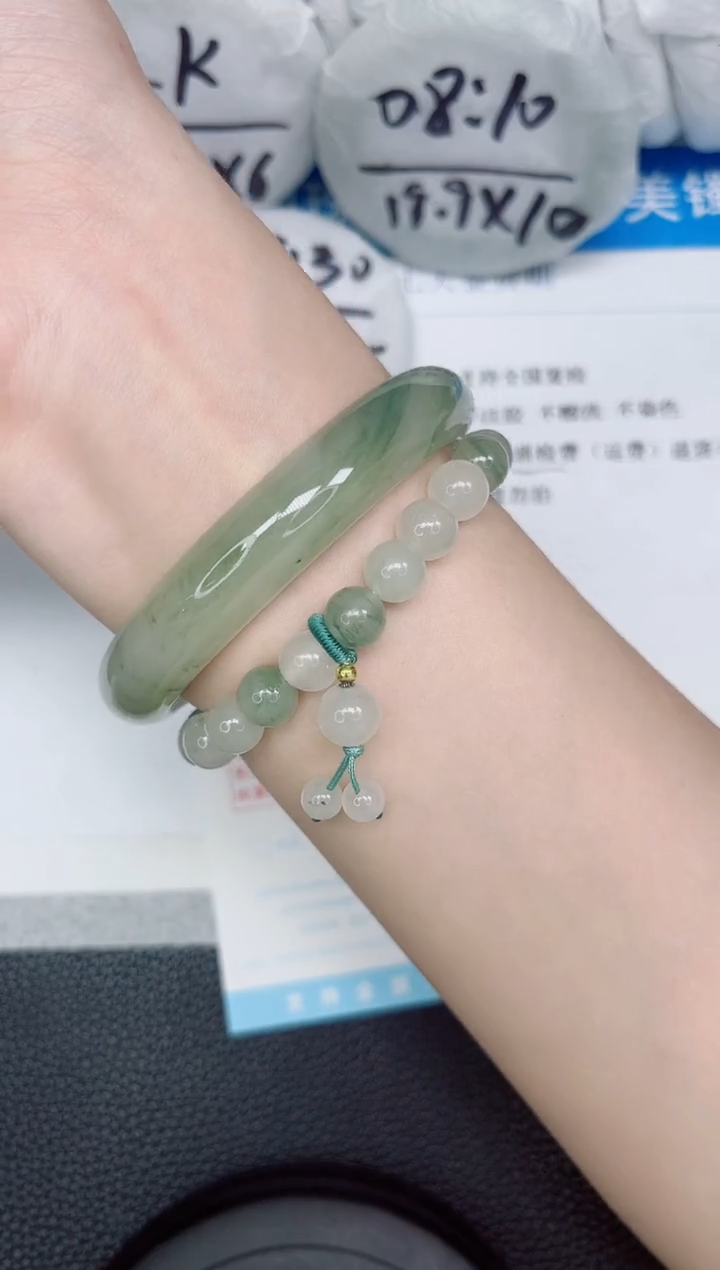 石英质玉手镯未镶嵌17-62.4