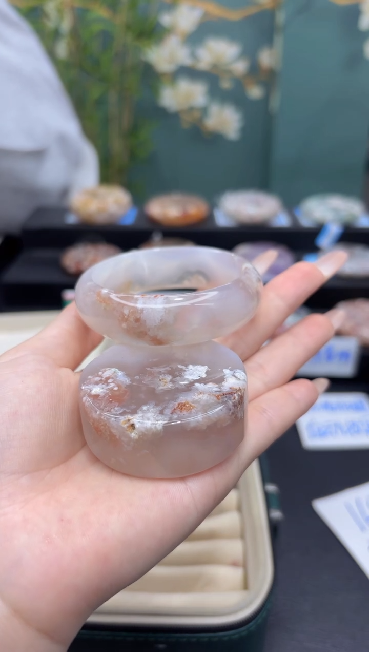 【闪购商品】石英质玉未镶嵌手镯C9(55圈赠送镯心)