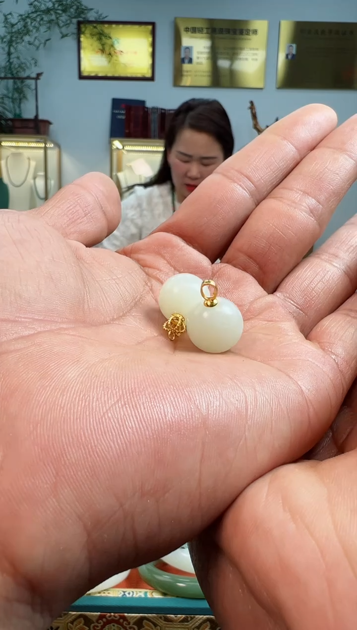 【闪购商品】和田玉珠子18K金镶嵌手镯多样性发货拍一发一