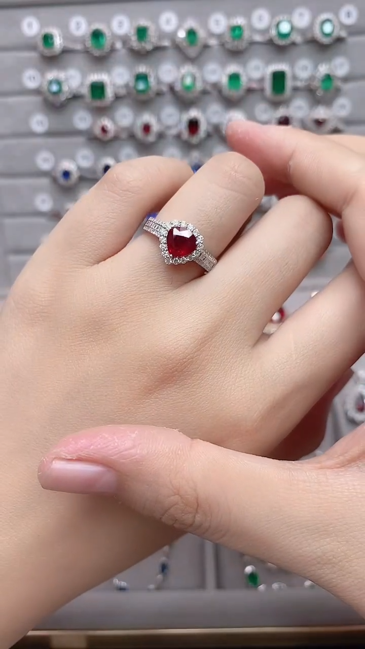 【闪购商品】红宝石18K金戒指18K金镶嵌·