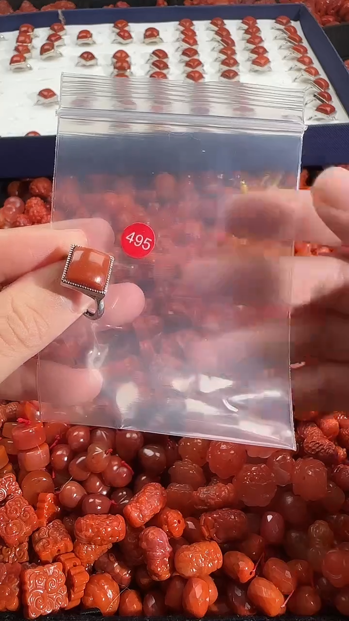 颈饰未镶嵌南红玛瑙1