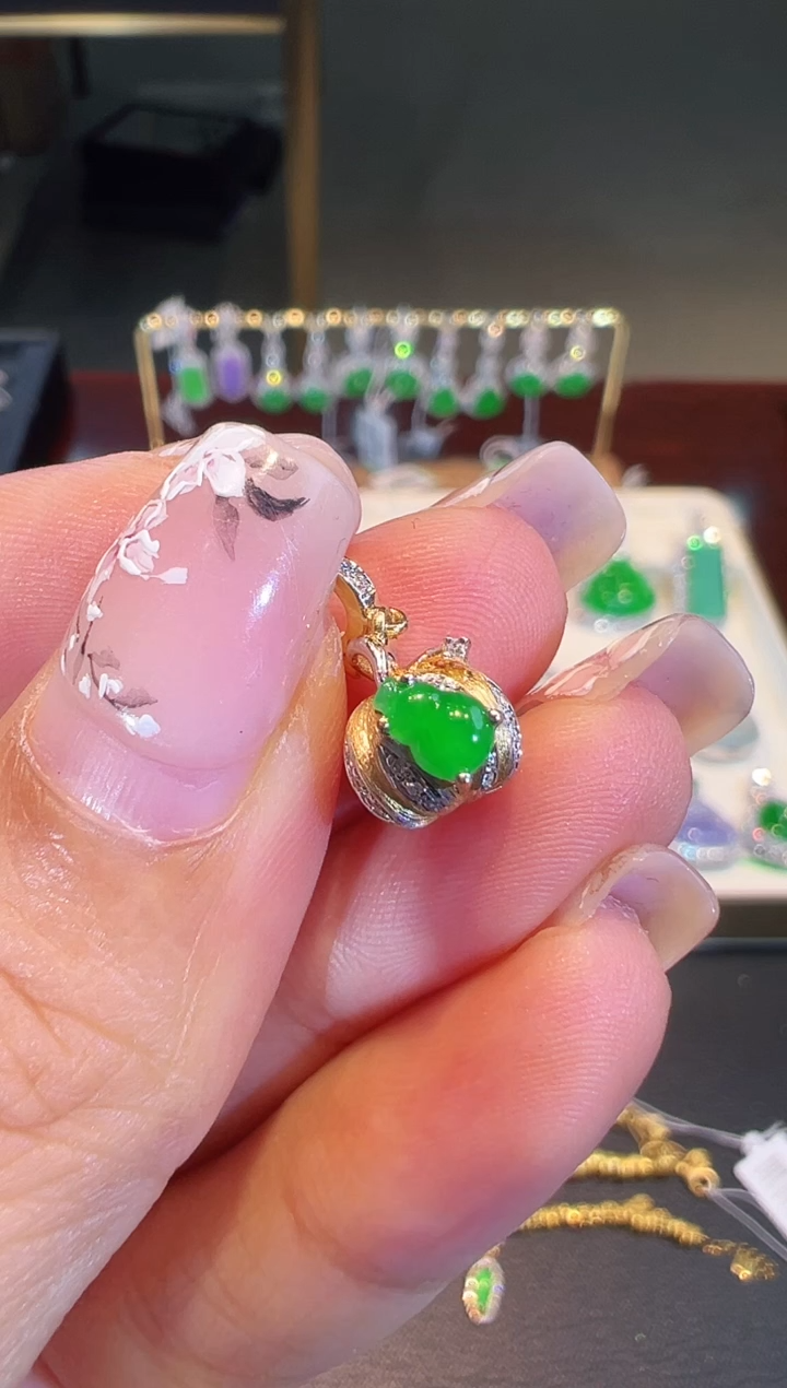 翡翠18K金镶嵌吊坠(不含链)小滴溜