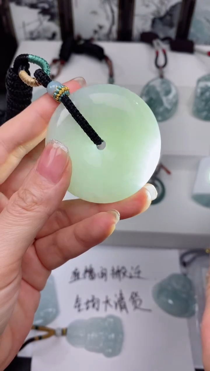 【闪购商品】翡翠颈饰未镶嵌吊坠