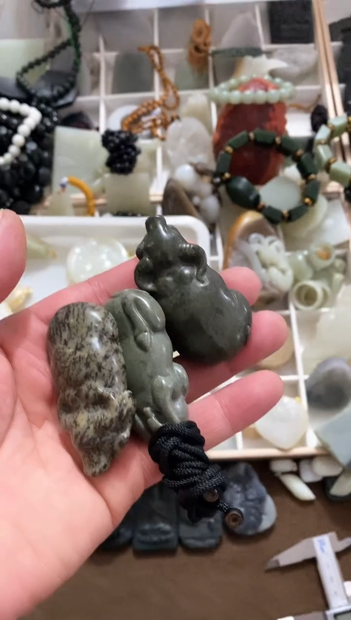 【闪购商品】和田玉吊坠(不含链)未镶嵌牛 随机发货