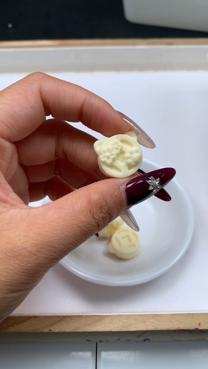 菩提散珠E871 牙 牙果猫头铜钱17*19mm2个5.2元