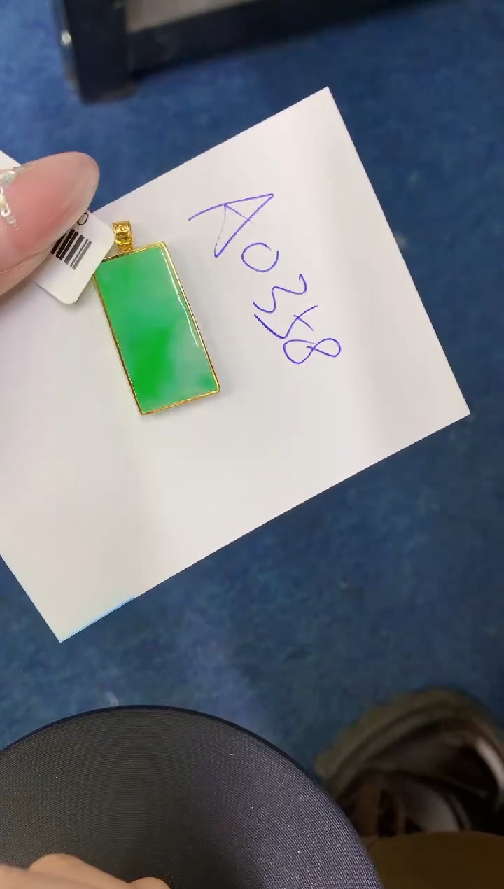 【闪购商品】翡翠颈饰18K金镶嵌0000000000000