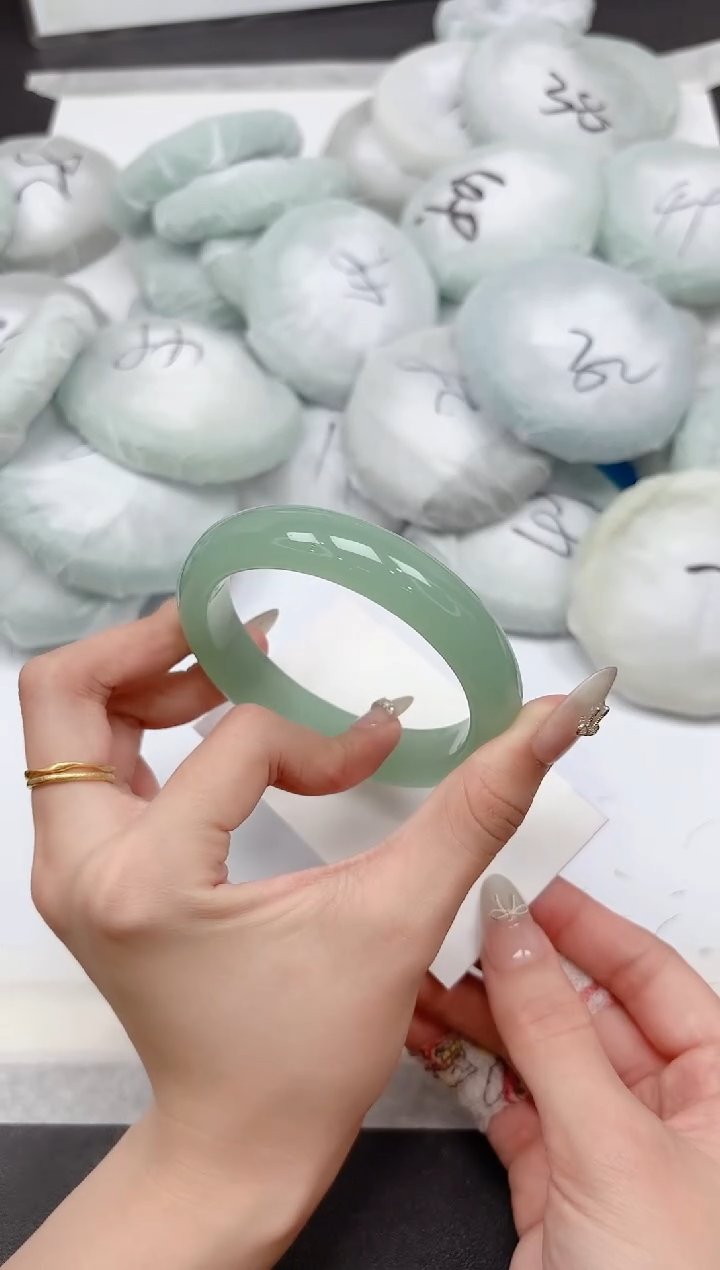 未镶嵌手镯石英质玉202-60.4