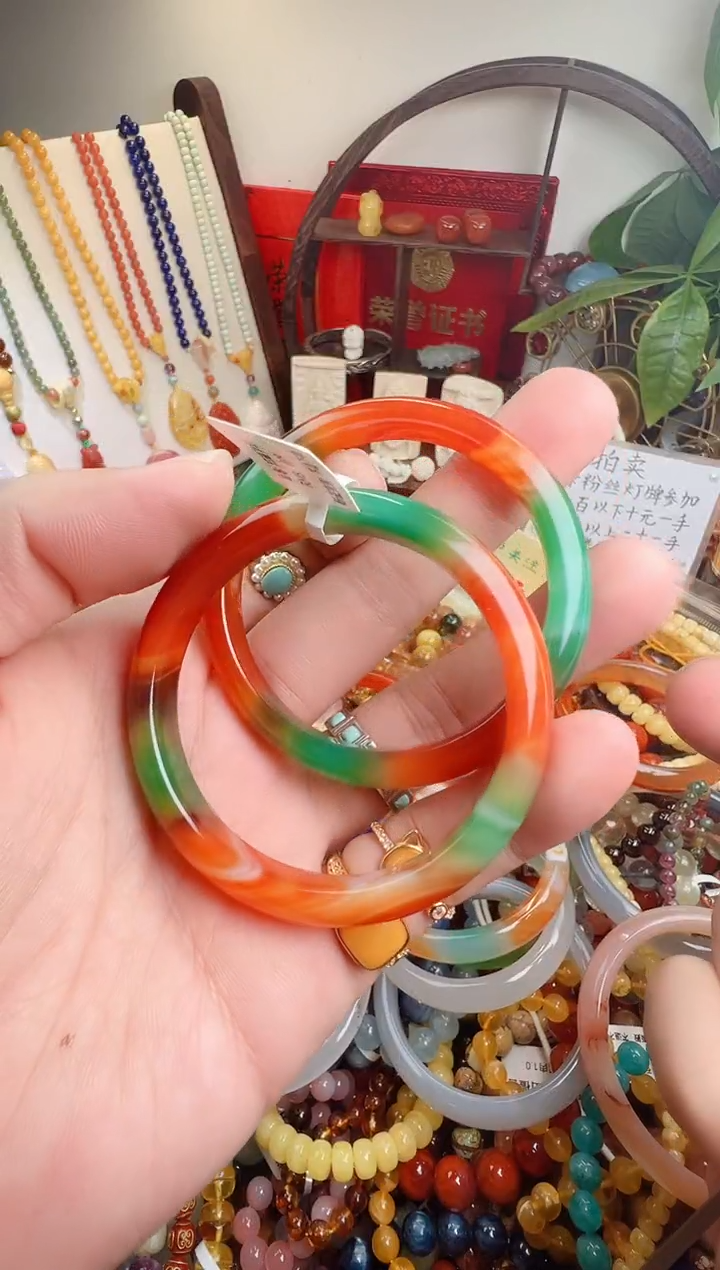 手镯玛瑙/玉髓未镶嵌j****红一物一件）000654