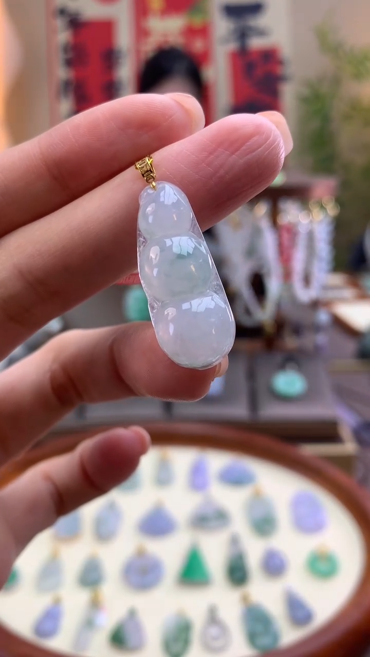 【闪购商品】翡翠颈饰18K金镶嵌豆子