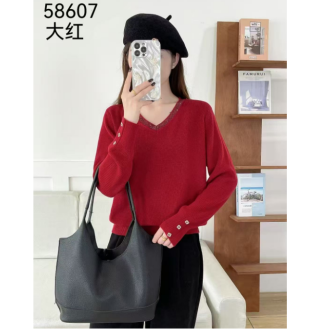 倪妍裳【58607】时尚V领烫钻针织衫